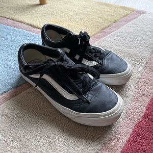 Vans Vault leather old skool LX size 7 womens